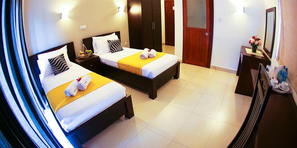 Hotel Shanelo Негомбо Екстер'єр фото